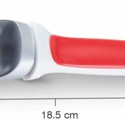 Zyliss Eisportionierer Rot -KitchenAid Shop 220 E980128 Ice Cream Scoop Red angle dimensions HR