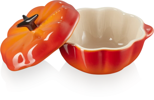 Le Creuset Kürbisförmchen Mit Deckel In Ofenrot 2 Le Creuset Kürbisförmchen Mit Deckel In Ofenrot – Bild 2