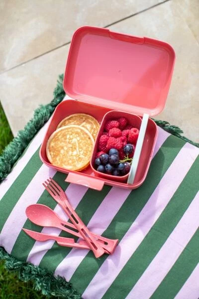 Koziol Lunch Box Candy Ready Mit Besteck-Set In Coral 3 Koziol Lunch Box Candy Ready Mit Besteck-Set In Coral – Bild 3