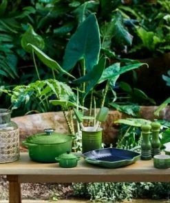 Le Creuset Tarteform In Bamboo Green -KitchenAid Shop LC 20201221 UK LS YC BAMBOOCOLL2021 143 copy