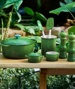 Le Creuset Förmchen, Stapelbar In Bamboo Green -KitchenAid Shop LC 20201221 UK LS YC BAMBOOCOLL2021 144 copy 1 1