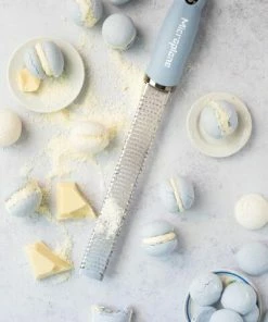 Microplane Zester-Reibe PREMIUM CLASSIC In Küstenblau -KitchenAid Shop Microplane Premium Classic 46227 Zester Sky Blue Macarons 4