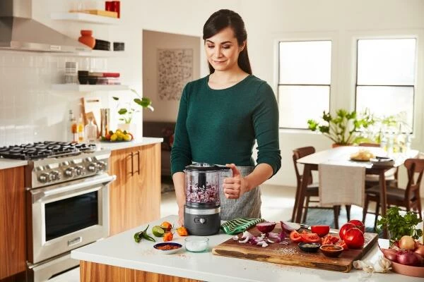 KitchenAid Kabelloser Zerkleinerer In Dunkelgrau 3 KitchenAid Kabelloser Zerkleinerer In Dunkelgrau – Bild 3