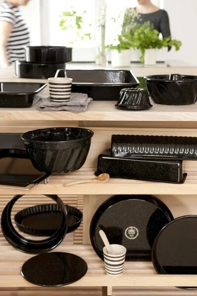 Riess Emaille Riess Gugelhupfform Aus Emaille In Schwarz 18 Cm 5 Riess Emaille Riess Gugelhupfform Aus Emaille In Schwarz 18 Cm – Bild 5