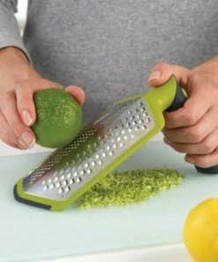 Joseph Joseph 2-in-1 Reibe Twist Grater In Grün, Grob & Fein -KitchenAid Shop Twist Grater Lime grate board neu 1 l